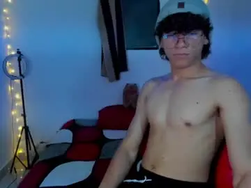 Chaturbate Free Porn Cam of tom_blue10
