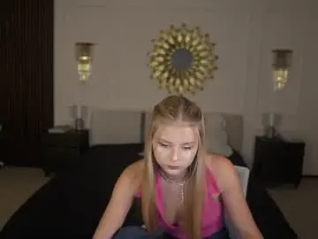 Chaturbate Nude Webcam of bright_diamonds_054