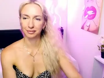 Chaturbate Free Porn Cam of cute_smile_shy