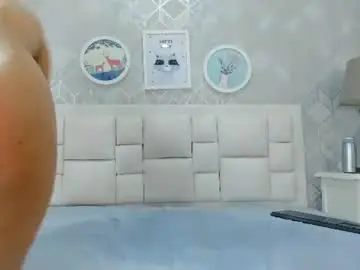 Chaturbate Live Sex Cam of naia_cox