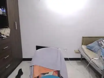 Chaturbate Sex Cam of pia_alonzo30