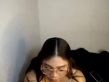 Chaturbate Nude Webcam of isamoon99