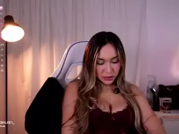 Chaturbate Live Sex Cam of ashley2004_