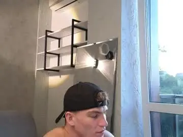 Chaturbate Free Live Porn of elliot_muscle04