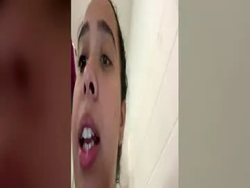 Chaturbate Live Sex Cam of cubanwetdreamdoll