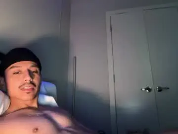 Chaturbate Live Sex Cam of xmomentumx