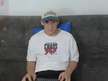 Chaturbate Live Sex Cam of luigisb
