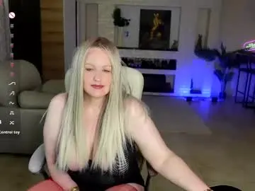 Chaturbate Watch Live Sex Cams of mariemlui