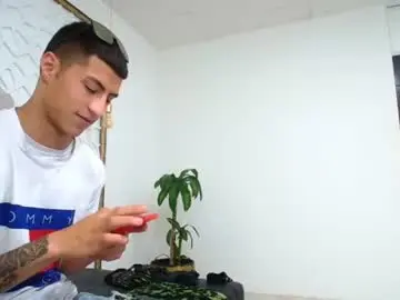 Chaturbate Live Sex of mr_porn_9