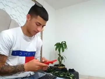 Chaturbate Nude Webcam of mr_porn_9