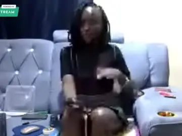 Chaturbate Live Sex Cam of delliciouscandy39