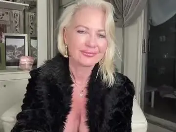 Chaturbate Free Porn Cam of gl1tter_barbie