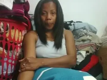 Chaturbate Live Sex of aicha_boobs