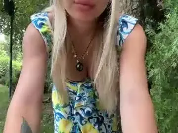 Chaturbate Live Sex Cam of blondevenom