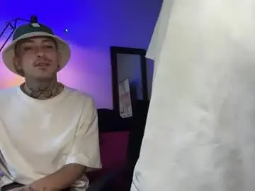 Chaturbate Live Porn of noah_and_steven