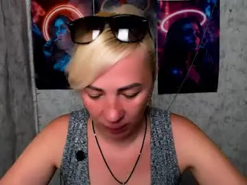 Chaturbate Free Porn Cam of alinafrey_