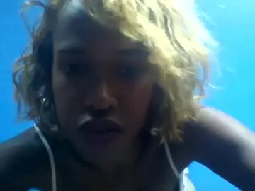 Chaturbate Adult Webcams of fallinah01