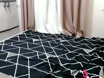 Chaturbate Live Sex Cam of kendra_lunaxx