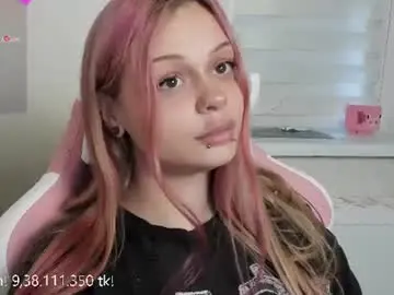 Chaturbate Best live sex cam show of melonipinkbb