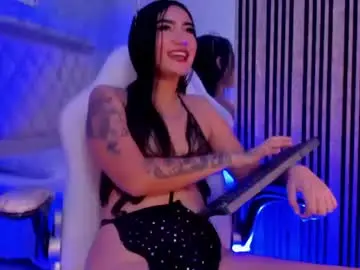 Chaturbate Sex Cam of kendallmeyers