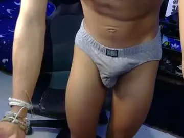 Chaturbate Live Sex Cam of ken_bigcockxx