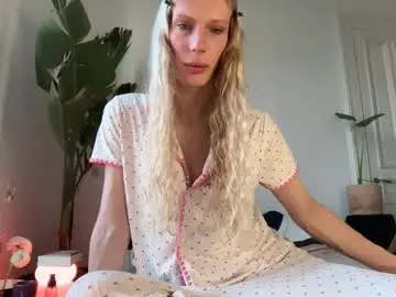 Chaturbate Sex Cam of hung_angel_xxl