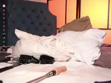 Chaturbate Live Sex Cam of shiny_lily