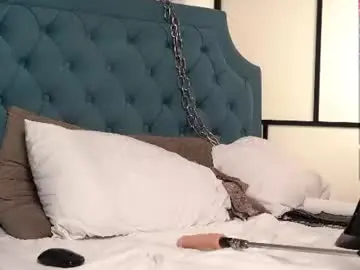 Chaturbate Live Sex Cam of shiny_lily