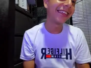 Chaturbate Adult Webcam of g_lincoln