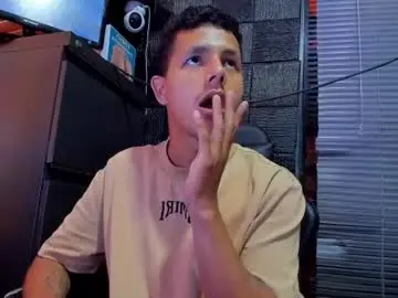 Chaturbate Free Live Porn of g_lincoln