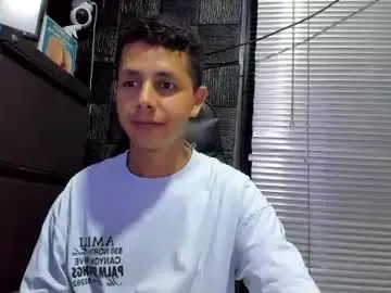 Chaturbate Watch Live Sex Cams of g_lincoln