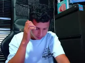 Chaturbate Free Porn Cam of g_lincoln
