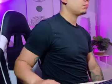 Chaturbate Free Porn Cam of _robertobaggio