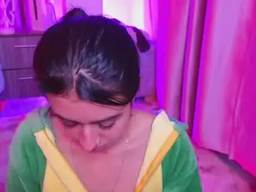 Chaturbate Live Sex of emiiscoot_1