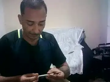 Chaturbate Live Sex Cam of latinounder