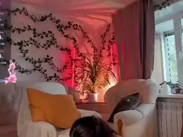Chaturbate Live Sex Cam of forest_lina