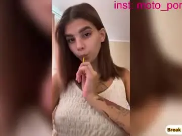 Chaturbate Live Porn of moto_ponchik