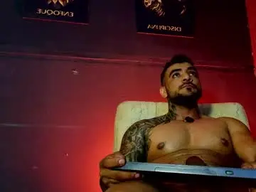 Chaturbate Free Porn Cam of eric_harrison1