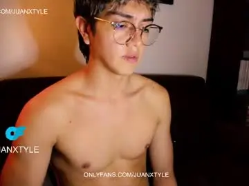 Chaturbate Best live sex cam show of juancamroom