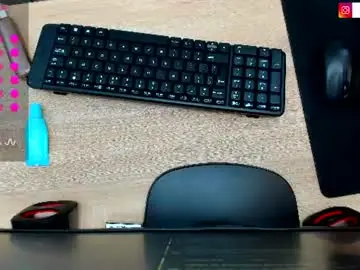 Chaturbate Live Sex Cam of eveeevian