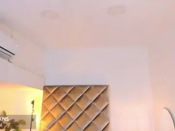Chaturbate Live Porn of malaia_hills