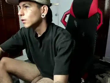 Chaturbate Live Sex Cam of austin_falcon