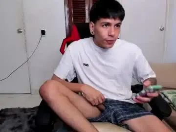 Chaturbate Live Sex Cam of austin_falcon