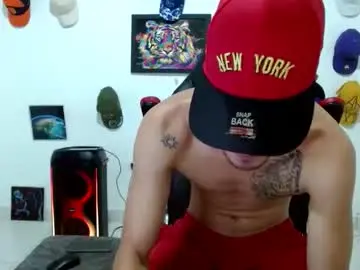 Chaturbate Nude Webcam of liam_andres12