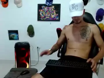 Chaturbate Nude Webcam of liam_andres12