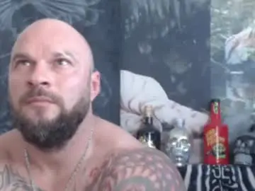 Chaturbate Live Sex Cam of viking_me