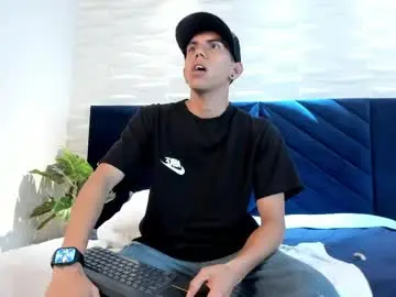 Chaturbate Best live sex cam show of lucca_moreti