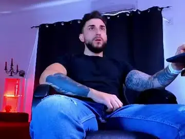 Chaturbate Free Live Porn of mightyaaron