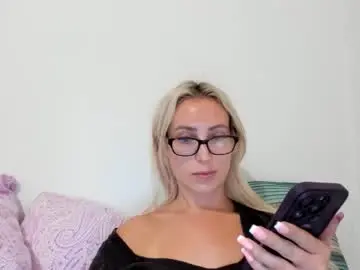 Chaturbate Live Sex Cam of missy_matrix