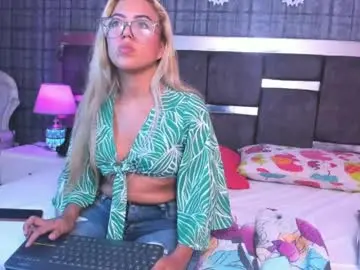 Chaturbate Nude Webcam of criistybloom